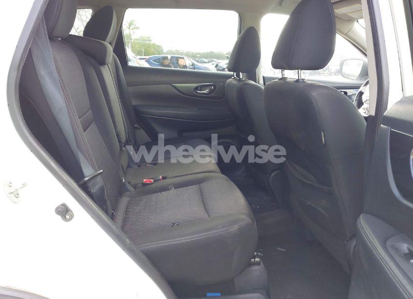 Photo 8 of 2019 Nissan Rogue SV (VIN KNMAT2MT0KP527137)