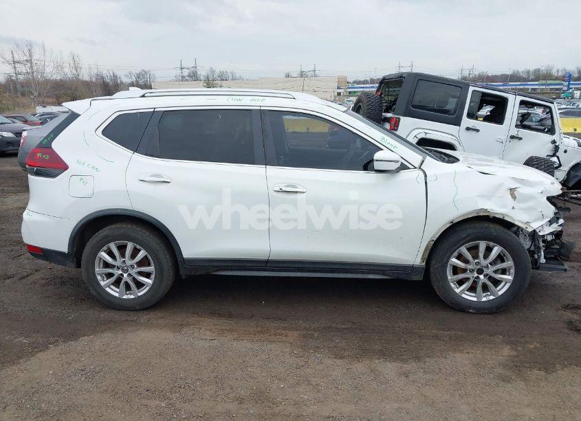 Photo 13 of 2019 Nissan Rogue SV (VIN KNMAT2MT1KP503090)