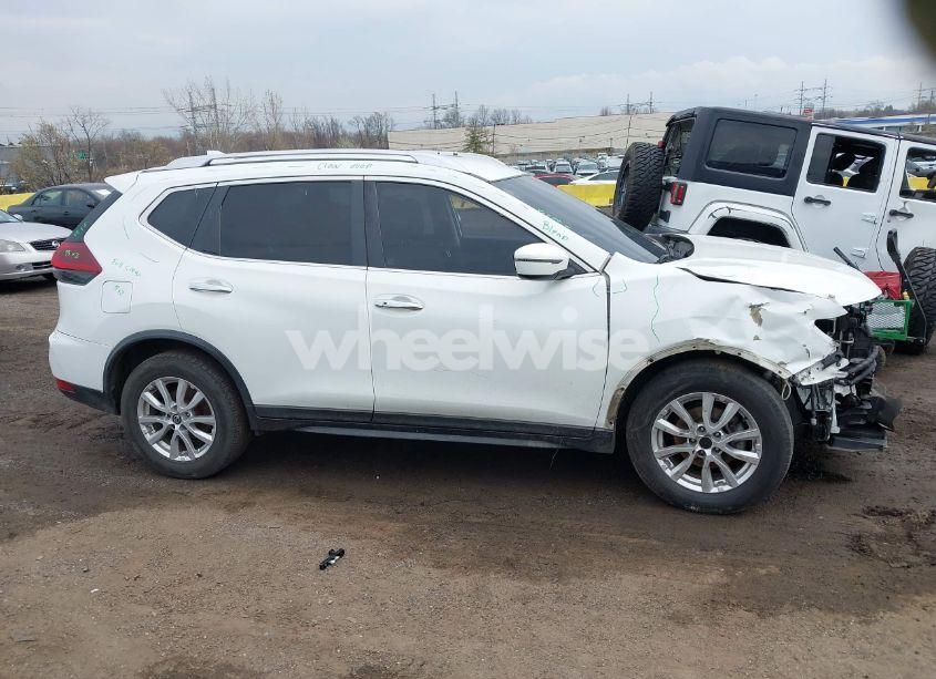 Photo 14 of 2019 Nissan Rogue SV (VIN KNMAT2MT1KP503090)