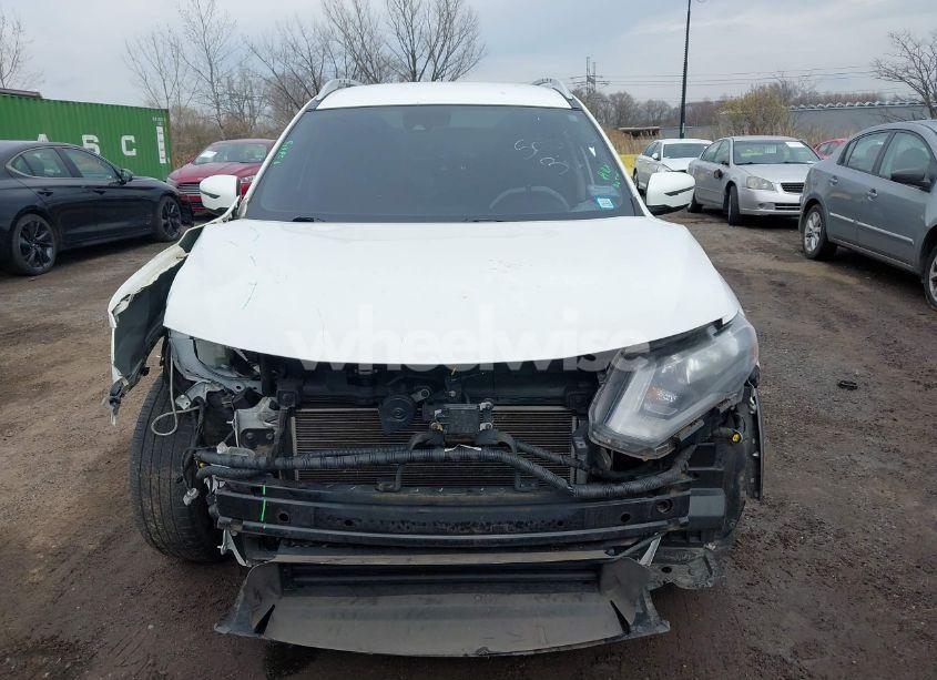 Photo 16 of 2019 Nissan Rogue SV (VIN KNMAT2MT1KP503090)