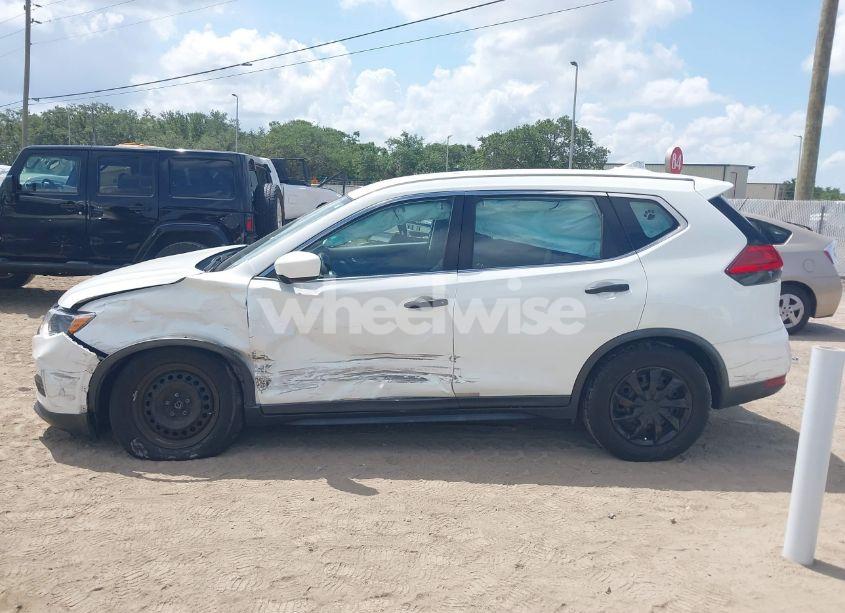 Photo 14 of 2017 Nissan Rogue S (VIN KNMAT2MT2HP512423)