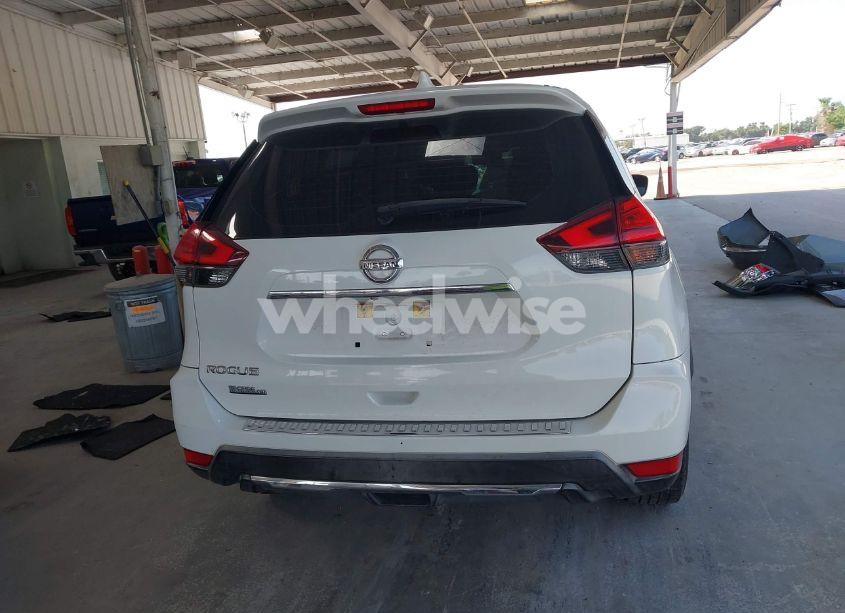 Photo 16 of 2017 Nissan Rogue S (VIN KNMAT2MT2HP582438)