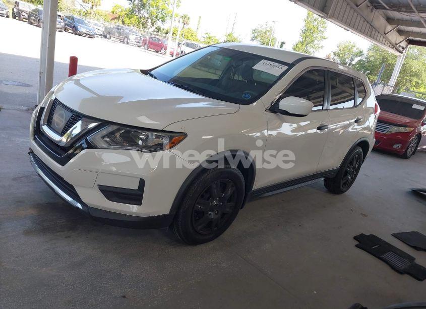 Photo 2 of 2017 Nissan Rogue S (VIN KNMAT2MT2HP582438)