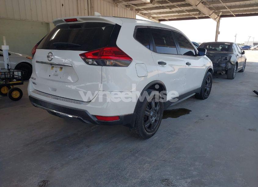 Photo 4 of 2017 Nissan Rogue S (VIN KNMAT2MT2HP582438)