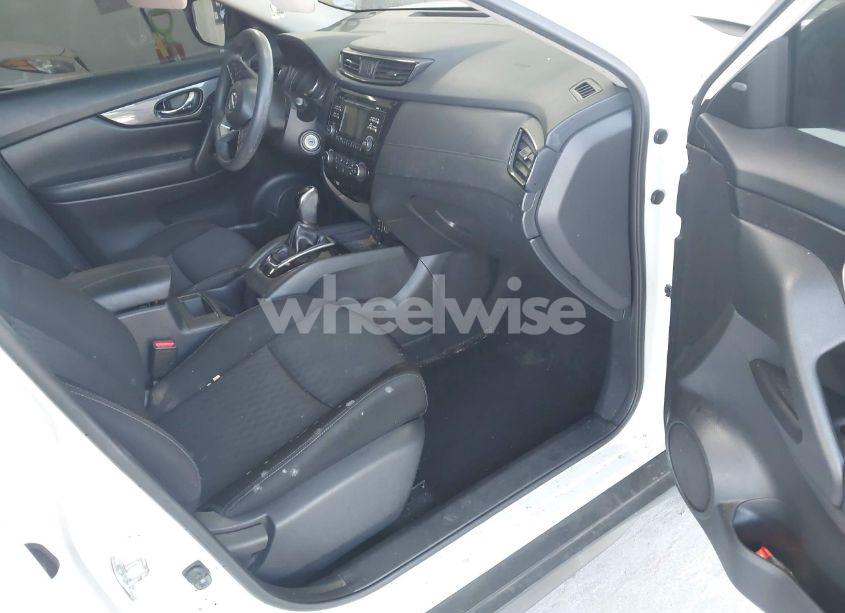 Photo 5 of 2017 Nissan Rogue S (VIN KNMAT2MT2HP582438)