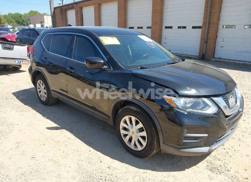 2017 Nissan Rogue S (VIN KNMAT2MT2HP609038) main photo