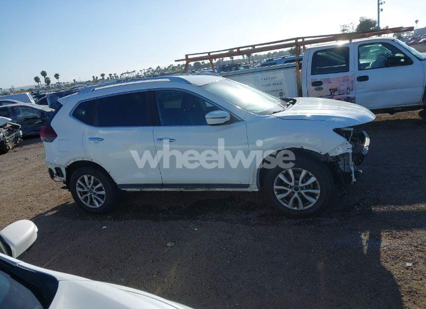 Photo 14 of 2019 Nissan Rogue SV (VIN KNMAT2MT2KP537037)