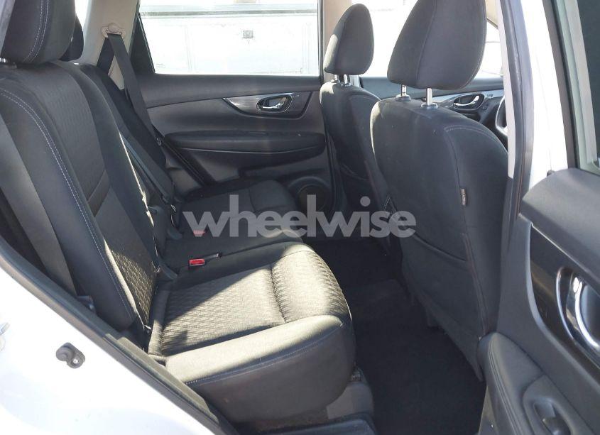 Photo 8 of 2019 Nissan Rogue SV (VIN KNMAT2MT2KP537037)