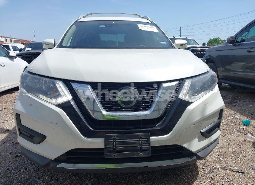 Photo 13 of 2019 Nissan Rogue SV (VIN KNMAT2MT2KP543145)