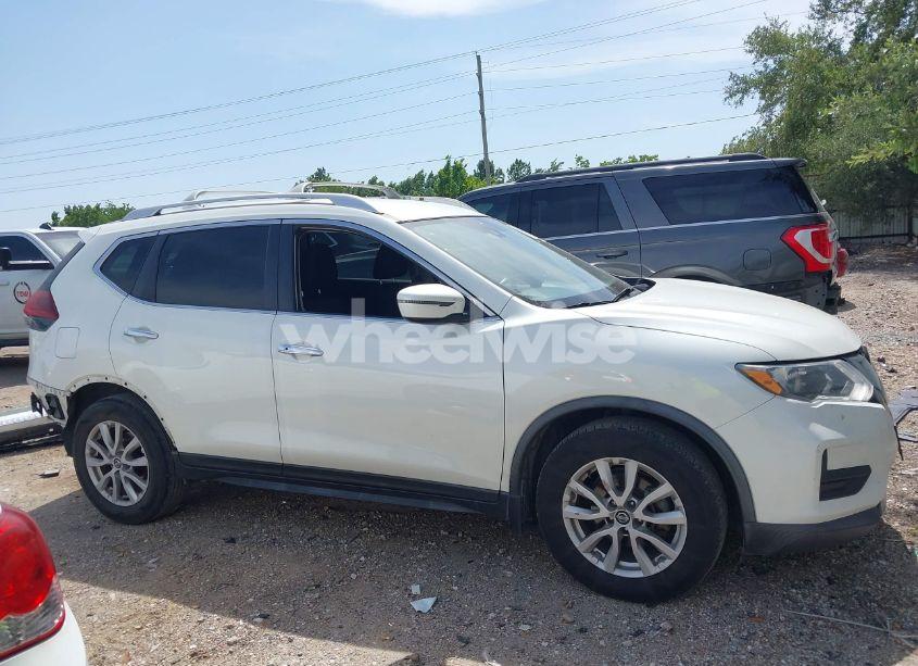 Photo 14 of 2019 Nissan Rogue SV (VIN KNMAT2MT2KP543145)
