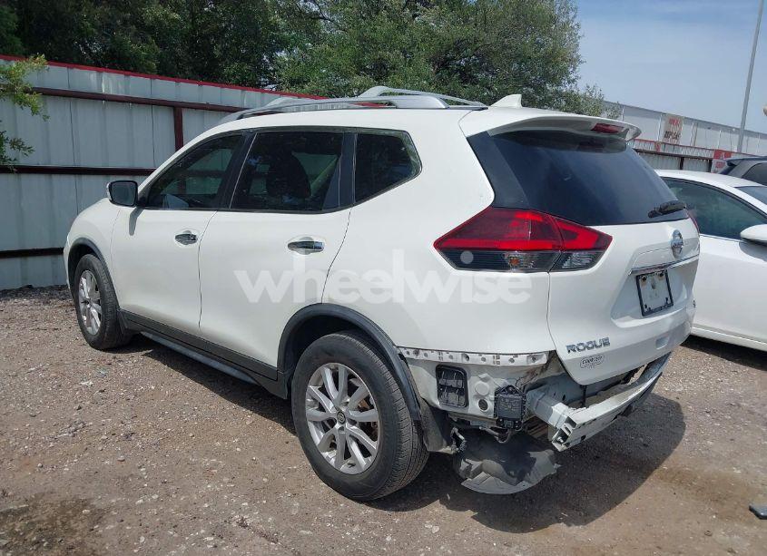 Photo 3 of 2019 Nissan Rogue SV (VIN KNMAT2MT2KP543145)