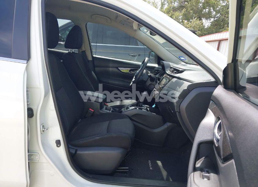 Photo 5 of 2019 Nissan Rogue SV (VIN KNMAT2MT2KP543145)