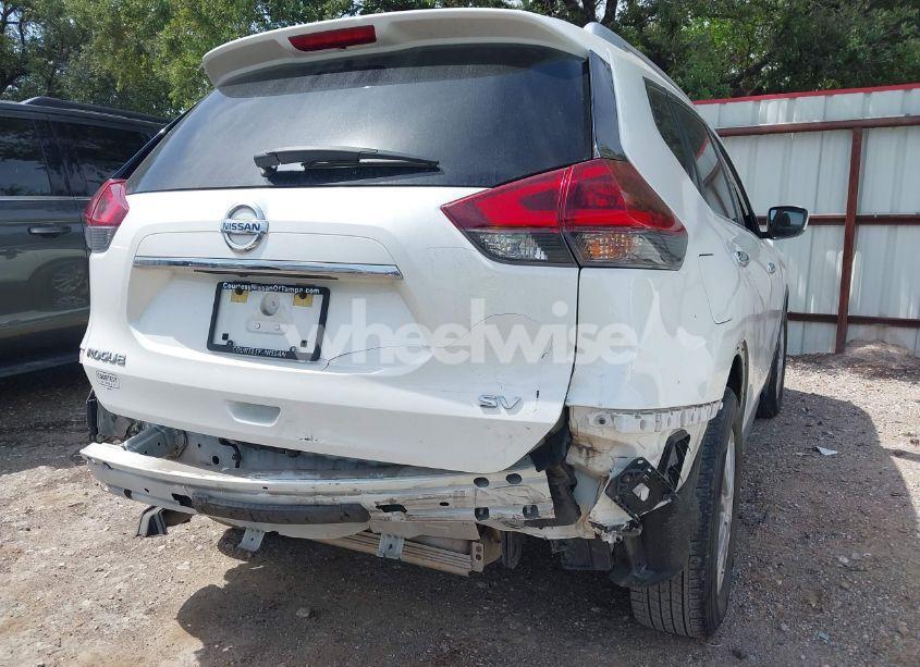 Photo 6 of 2019 Nissan Rogue SV (VIN KNMAT2MT2KP543145)