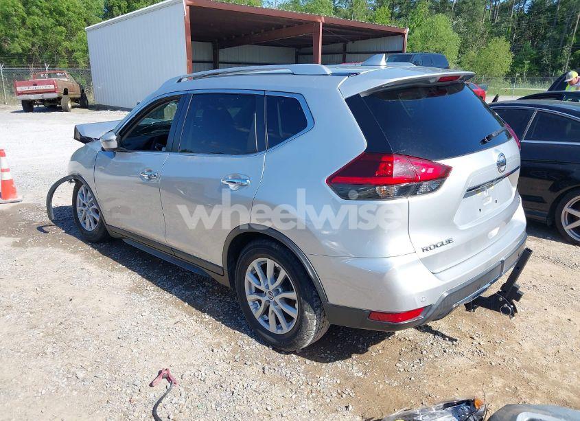 Photo 3 of 2019 Nissan Rogue SV (VIN KNMAT2MT2KP555960)