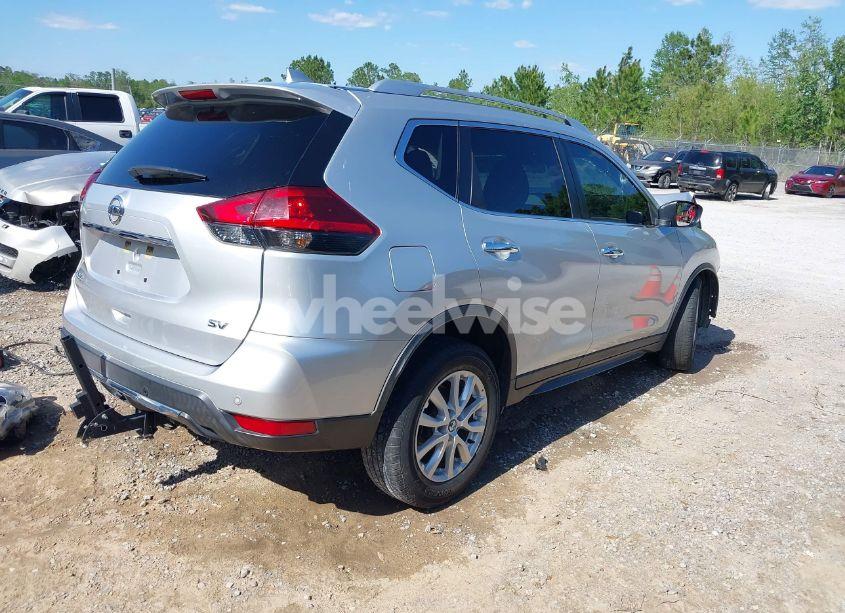 Photo 4 of 2019 Nissan Rogue SV (VIN KNMAT2MT2KP555960)