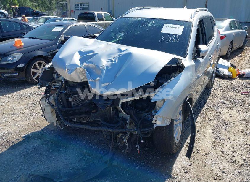 Photo 6 of 2019 Nissan Rogue SV (VIN KNMAT2MT2KP555960)