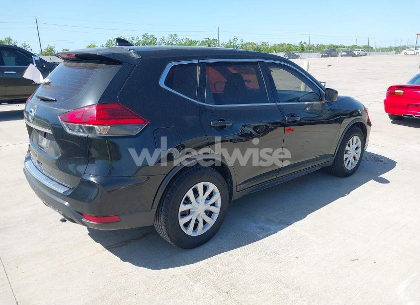 Photo 4 of 2017 Nissan Rogue S (VIN KNMAT2MT3HP528985)