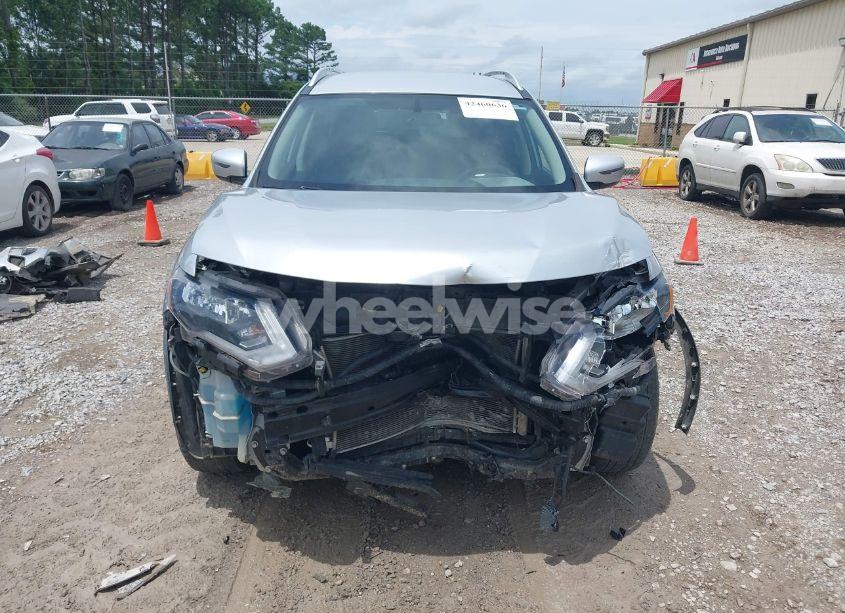 Photo 13 of 2018 Nissan Rogue SV (VIN KNMAT2MT3JP505924)