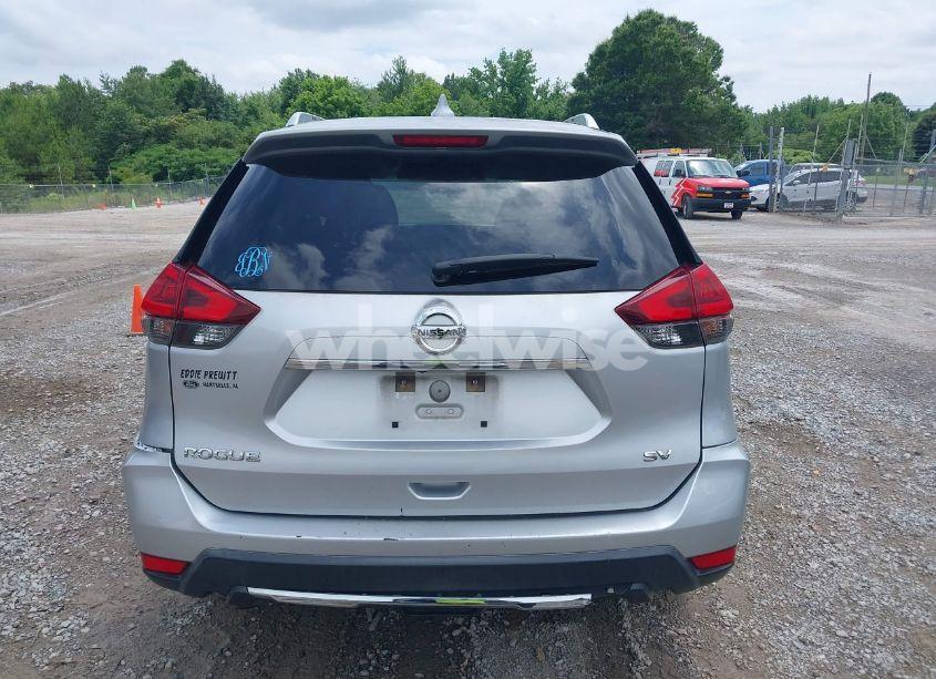 Photo 17 of 2018 Nissan Rogue SV (VIN KNMAT2MT3JP505924)
