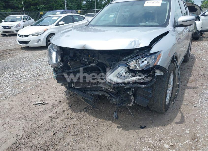 Photo 6 of 2018 Nissan Rogue SV (VIN KNMAT2MT3JP505924)