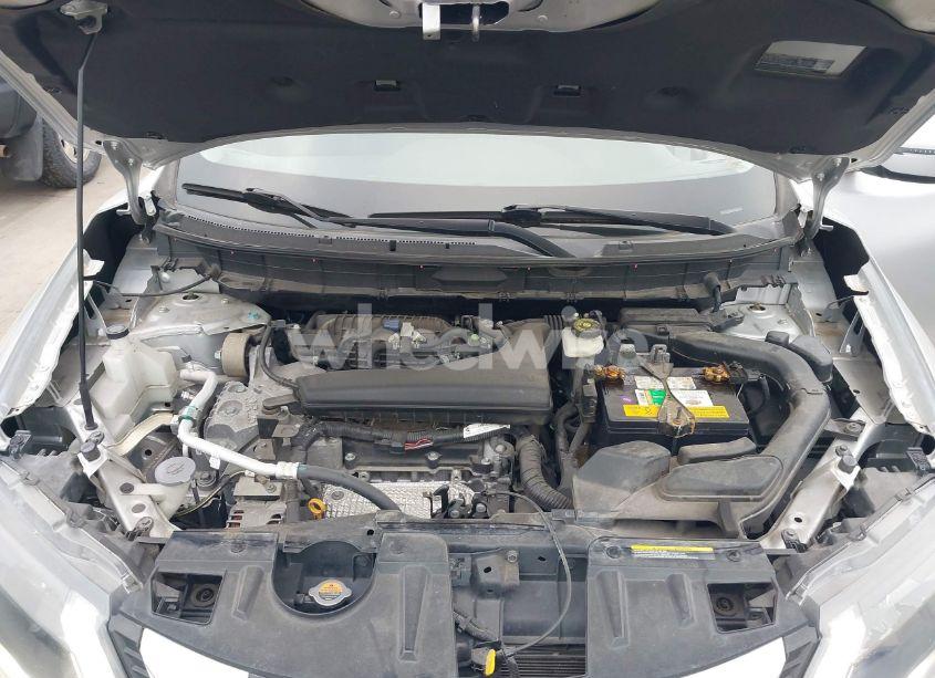 Photo 10 of 2018 Nissan Rogue SV (VIN KNMAT2MT3JP584091)