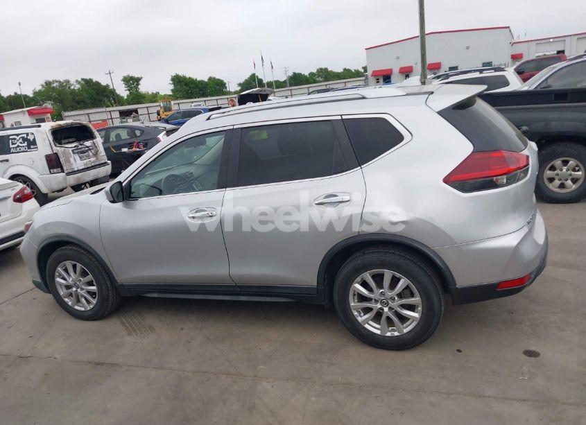 Photo 14 of 2018 Nissan Rogue SV (VIN KNMAT2MT3JP584091)