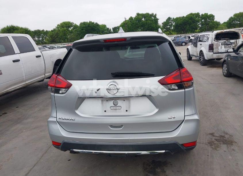 Photo 16 of 2018 Nissan Rogue SV (VIN KNMAT2MT3JP584091)