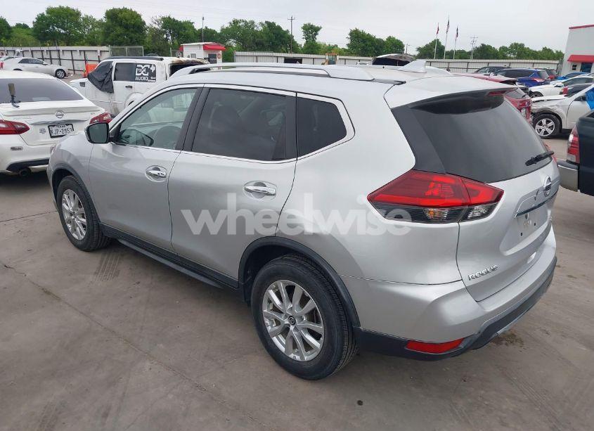 Photo 3 of 2018 Nissan Rogue SV (VIN KNMAT2MT3JP584091)