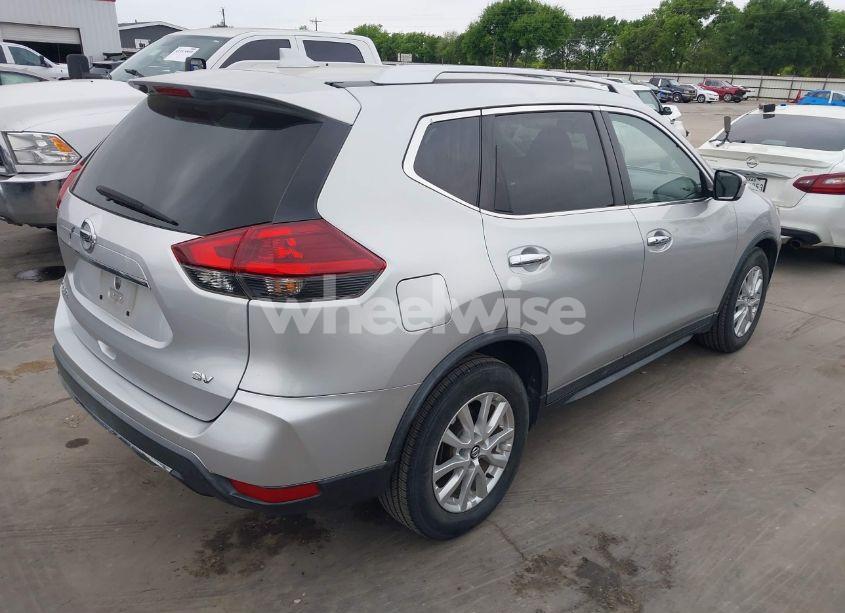 Photo 4 of 2018 Nissan Rogue SV (VIN KNMAT2MT3JP584091)