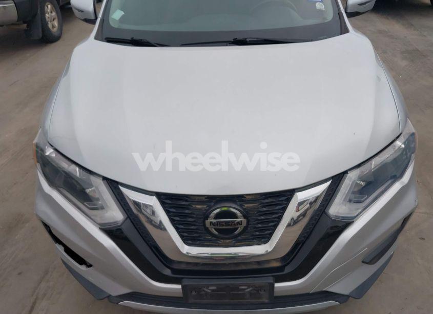 Photo 6 of 2018 Nissan Rogue SV (VIN KNMAT2MT3JP584091)