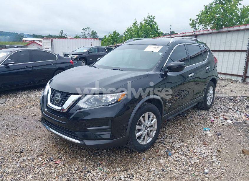 Photo 2 of 2018 Nissan Rogue SV (VIN KNMAT2MT3JP587329)
