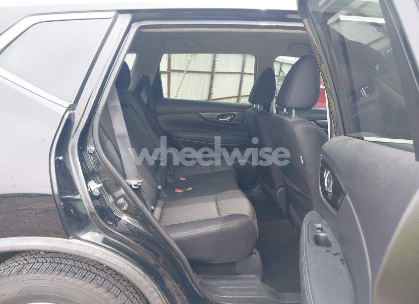 Photo 8 of 2018 Nissan Rogue SV (VIN KNMAT2MT3JP587329)