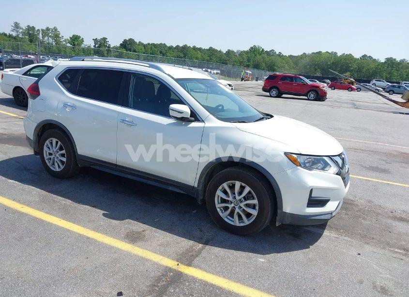 2018 Nissan Rogue SV (VIN KNMAT2MT3JP598427) main photo