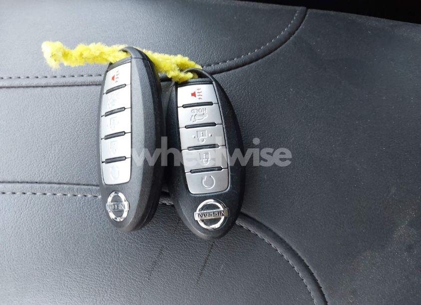 Photo 11 of 2018 Nissan Rogue SV (VIN KNMAT2MT3JP598427)