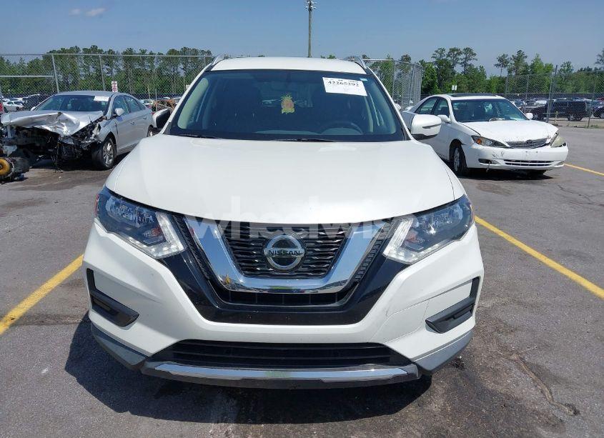 Photo 12 of 2018 Nissan Rogue SV (VIN KNMAT2MT3JP598427)