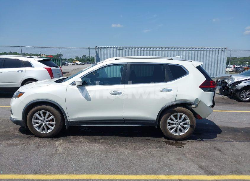 Photo 14 of 2018 Nissan Rogue SV (VIN KNMAT2MT3JP598427)