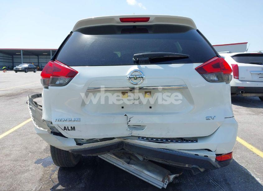Photo 6 of 2018 Nissan Rogue SV (VIN KNMAT2MT3JP598427)