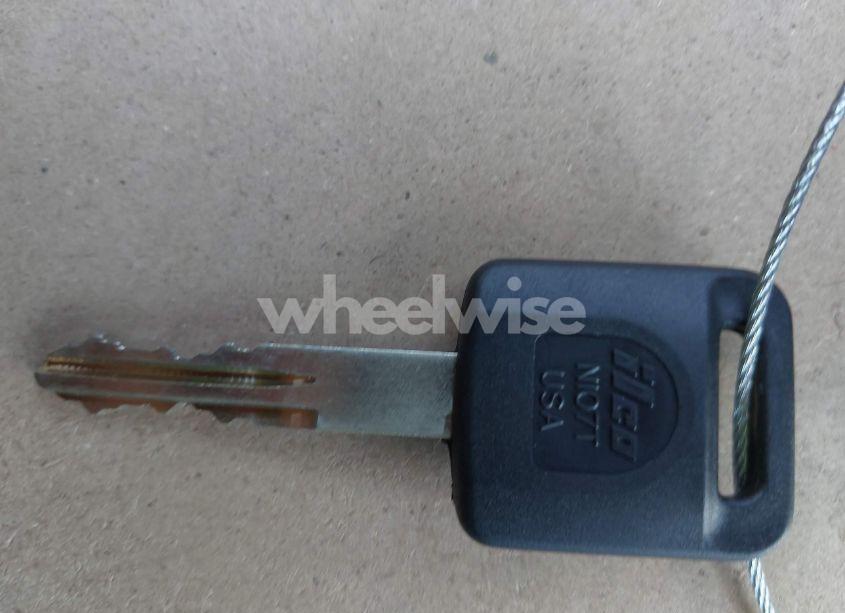 Photo 11 of 2018 Nissan Rogue S (VIN KNMAT2MT3JP620362)