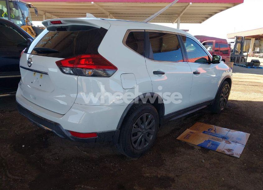 Photo 4 of 2018 Nissan Rogue S (VIN KNMAT2MT3JP620362)