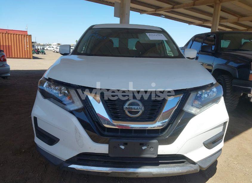 Photo 6 of 2018 Nissan Rogue S (VIN KNMAT2MT3JP620362)