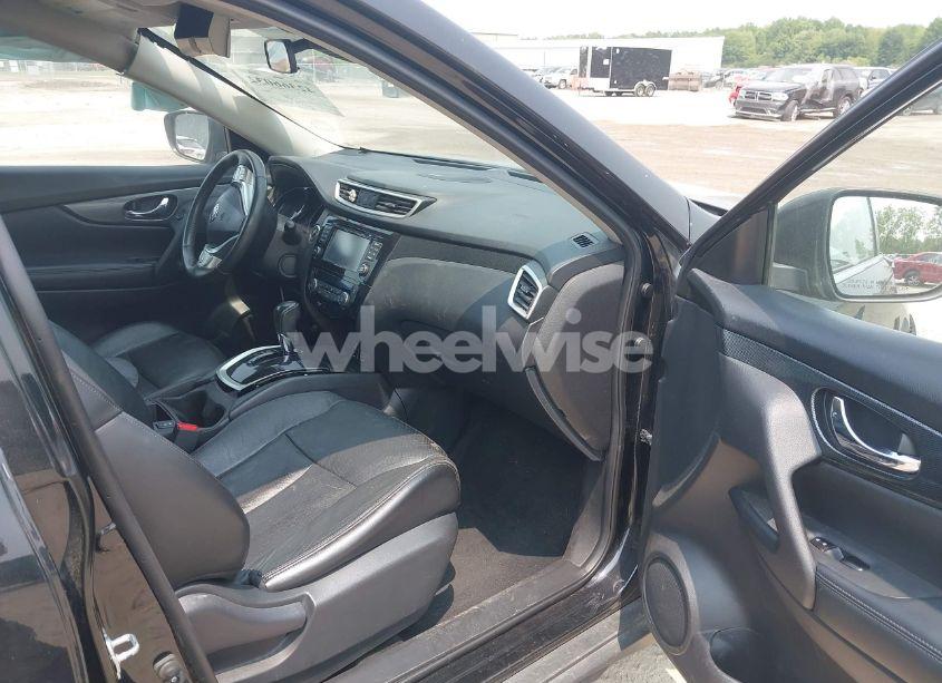 Photo 5 of 2019 Nissan Rogue SV (VIN KNMAT2MT3KP504340)