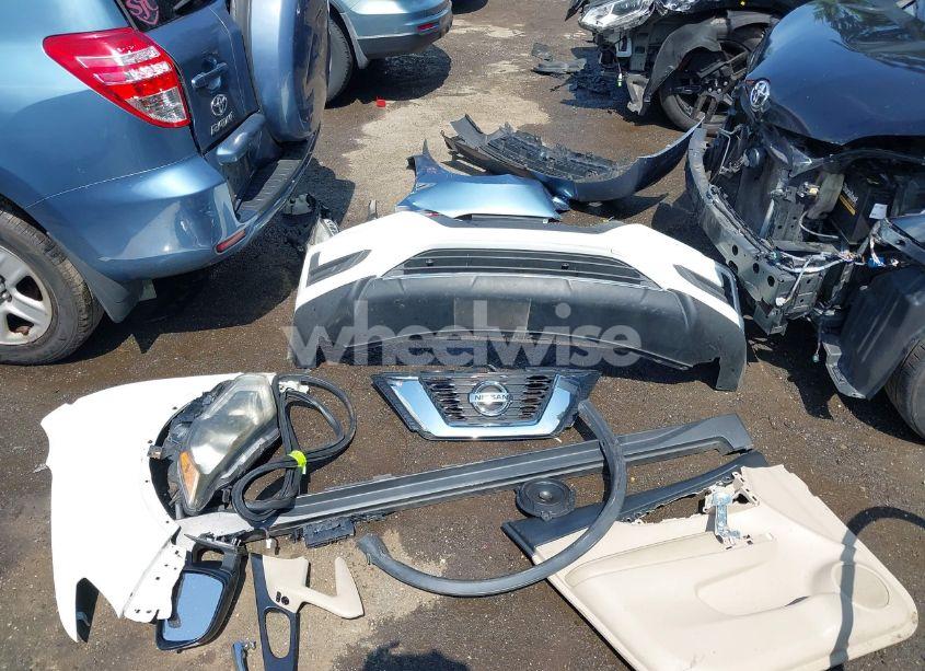 Photo 12 of 2017 Nissan Rogue S (VIN KNMAT2MT4HP562501)