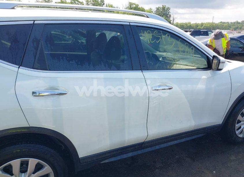 Photo 14 of 2017 Nissan Rogue S (VIN KNMAT2MT4HP562501)