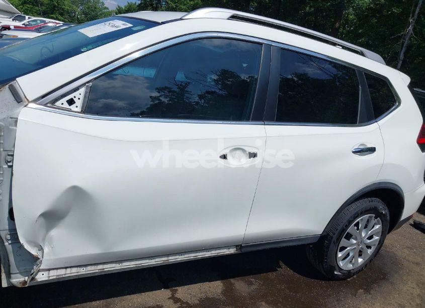 Photo 15 of 2017 Nissan Rogue S (VIN KNMAT2MT4HP562501)