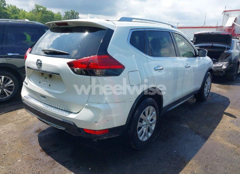 Photo 4 of 2017 Nissan Rogue S (VIN KNMAT2MT4HP562501)