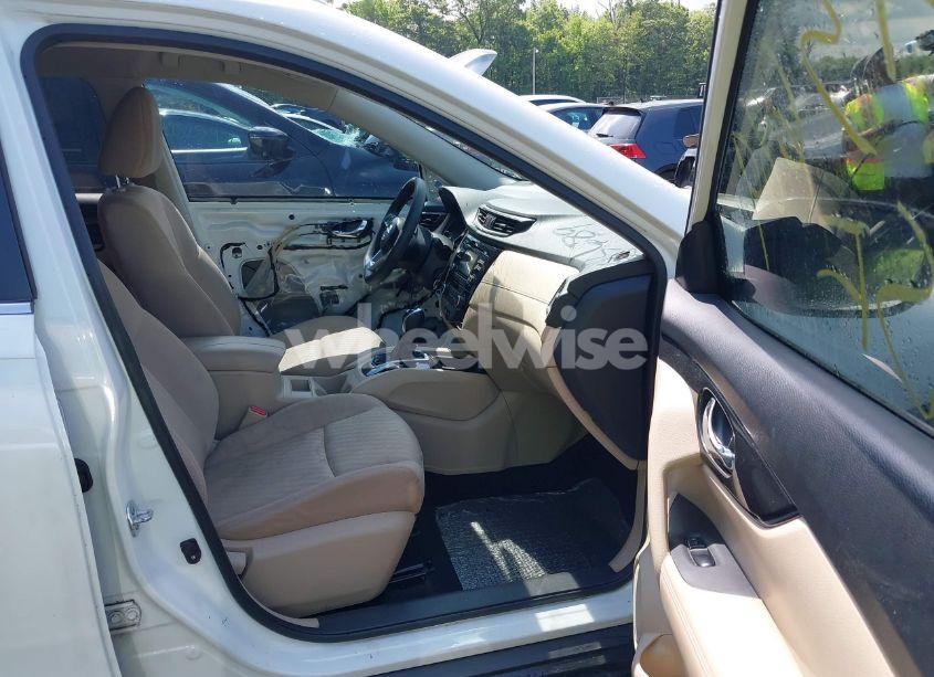 Photo 5 of 2017 Nissan Rogue S (VIN KNMAT2MT4HP562501)