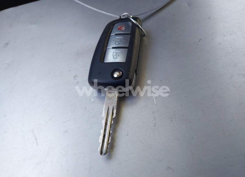 Photo 11 of 2017 Nissan Rogue S (VIN KNMAT2MT4HP580612)