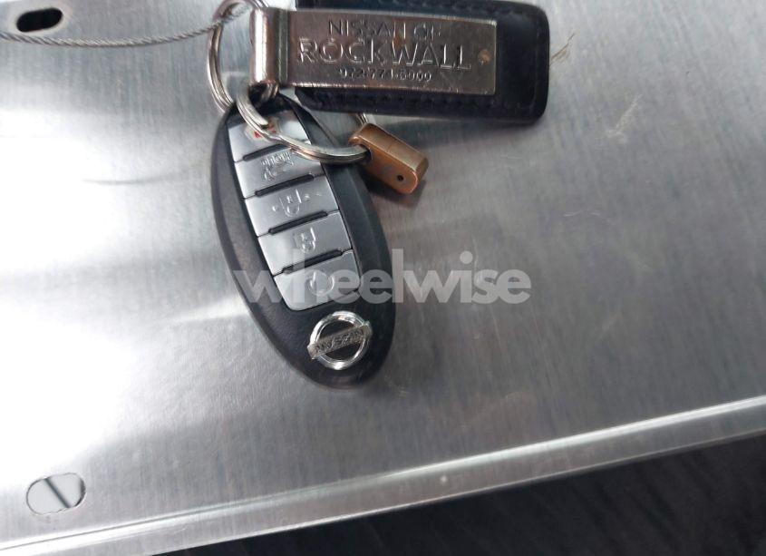 Photo 11 of 2018 Nissan Rogue SV (VIN KNMAT2MT4JP537622)