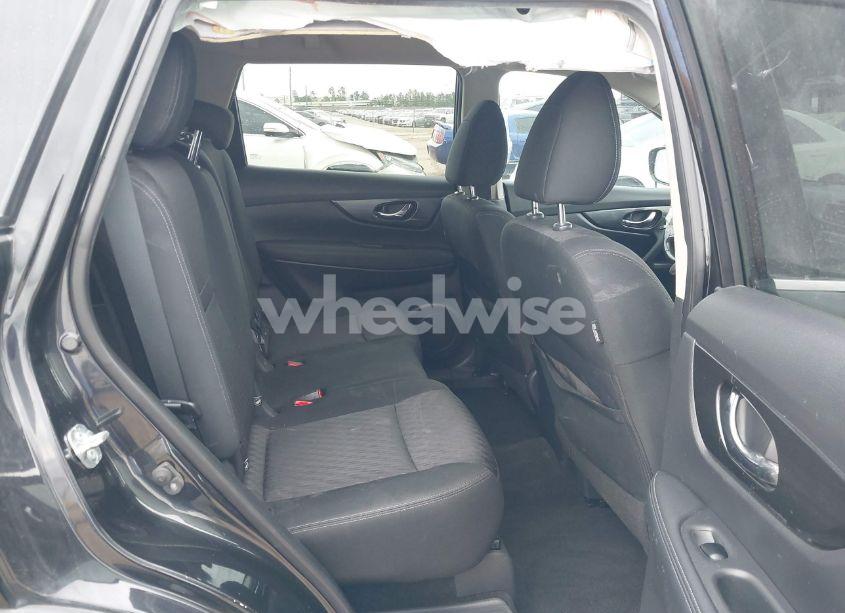 Photo 8 of 2018 Nissan Rogue SV (VIN KNMAT2MT4JP537622)