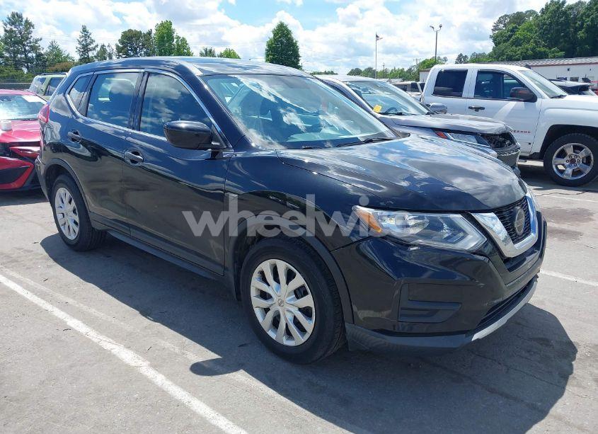 2018 Nissan Rogue S (VIN KNMAT2MT4JP549950) main photo